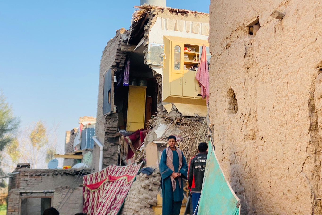 Afganistan'da bir evin çatısı çöktü: 7 ölü