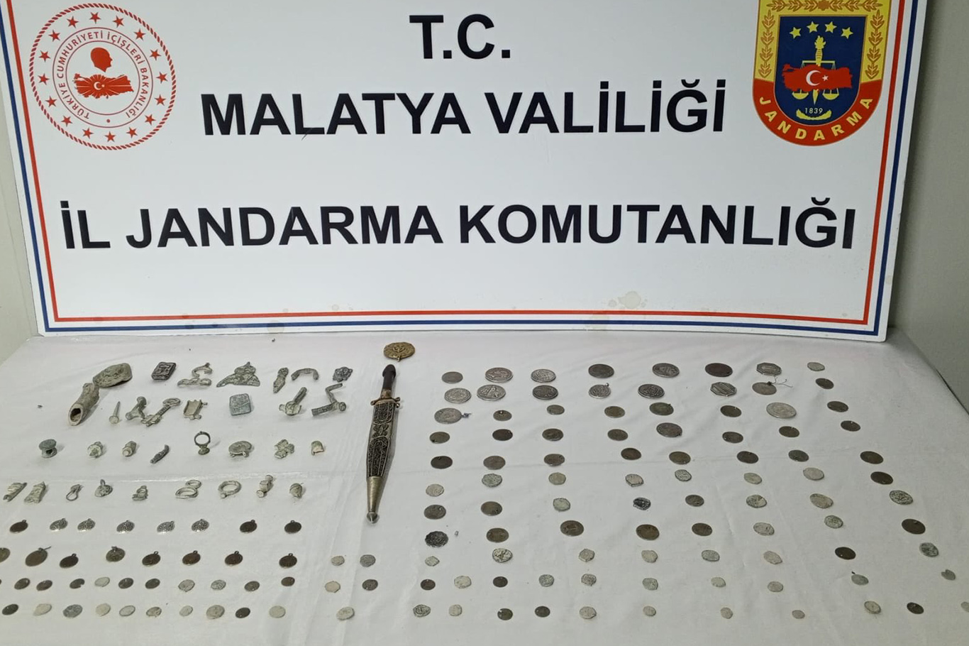 Malatya'da Anadolu Mirası Operasyonu: Çok sayıda tarihi eser ele geçirildi