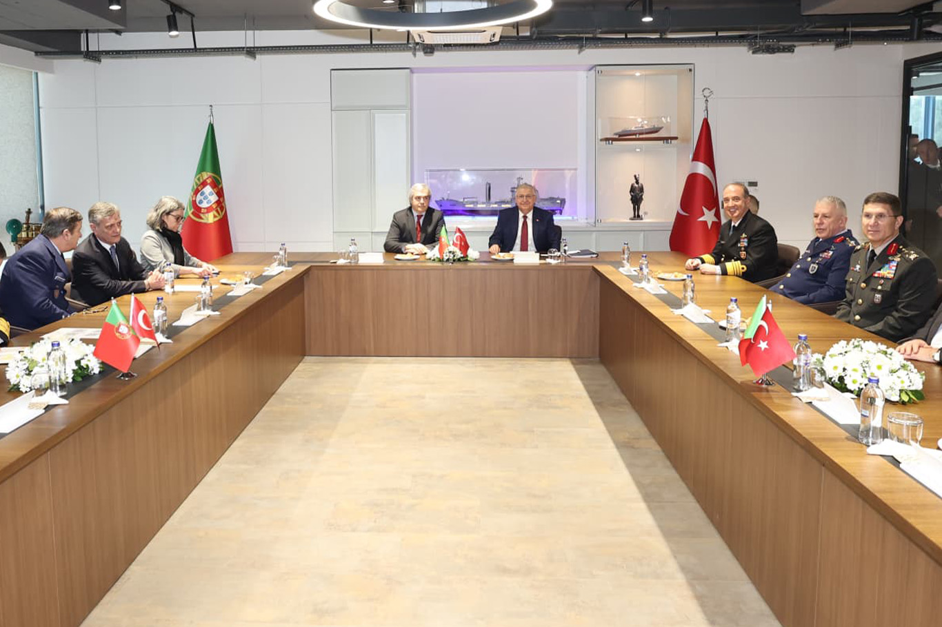 Türkiye ile Portekiz arasında savunma görüşmesi