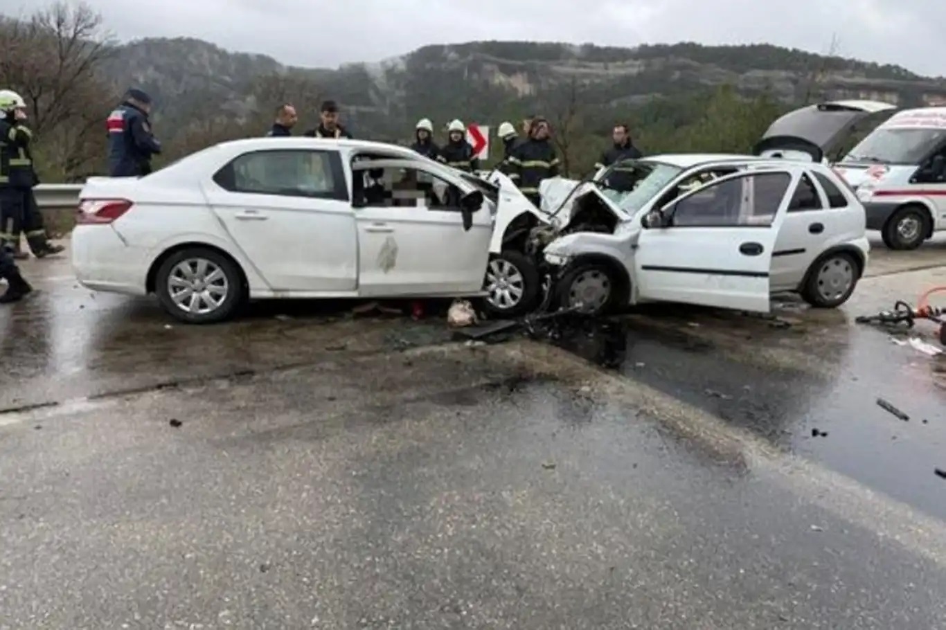 Burdur’da 7 kişinin hayatını kaybettiği kazayla ilgili 2 savcı görevlendirildi