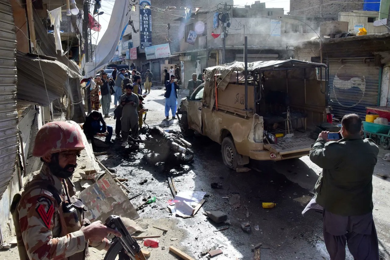 Pakistan'da sivillere yönelik saldırı sonrası düzenlenen operasyonlarda 145 militan öldürüldü