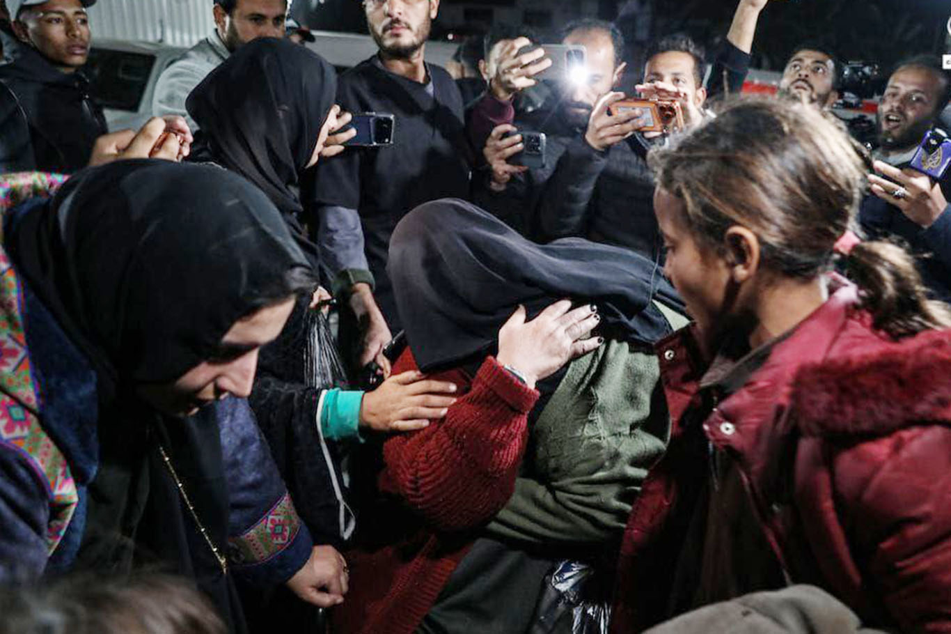 Refah Sınır Kapısı açıldı: Gazze'ye dönüşler ağır denetimle başladı