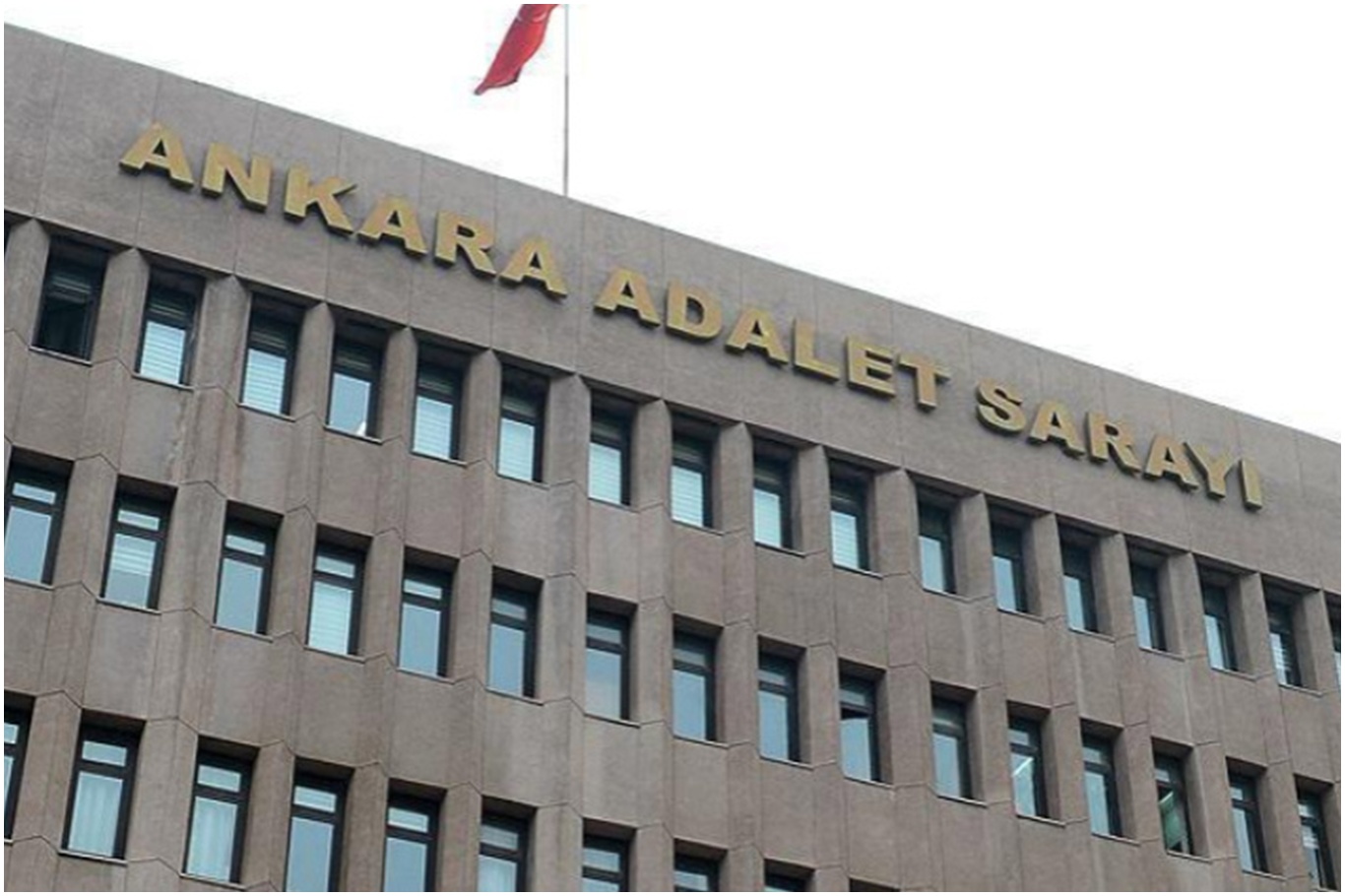 FETÖ’nün TSK yapılanmasına operasyon: 8 gözaltı, bir tutuklama