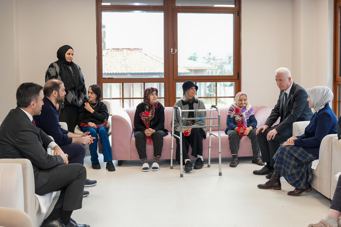 Vali Gül’den Darülaceze sakinlerine ziyaret