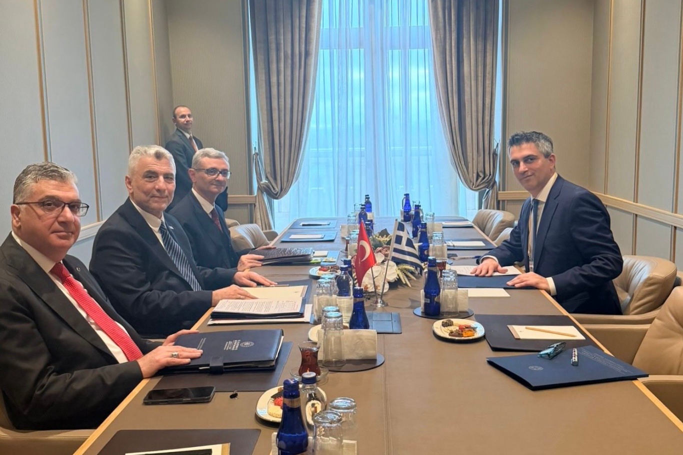 Bakan Bolat Yunanistan Altyapı ve Ulaştırma Bakanı Dimas ile görüştü