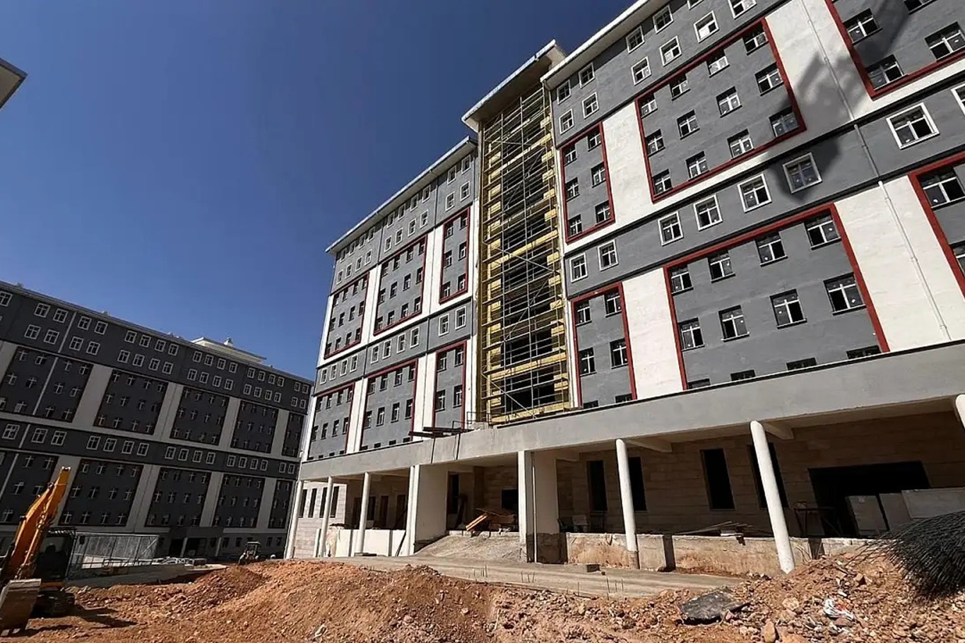 Siirt'te yeni öğrenci yurdunun açılışı ertelendi