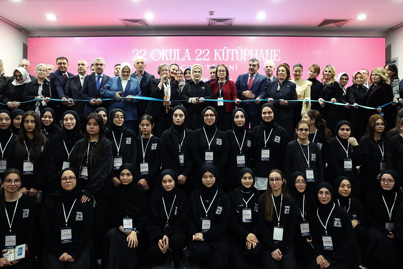 Emine Erdoğan 22 okul kütüphanesinin açılışını yaptı