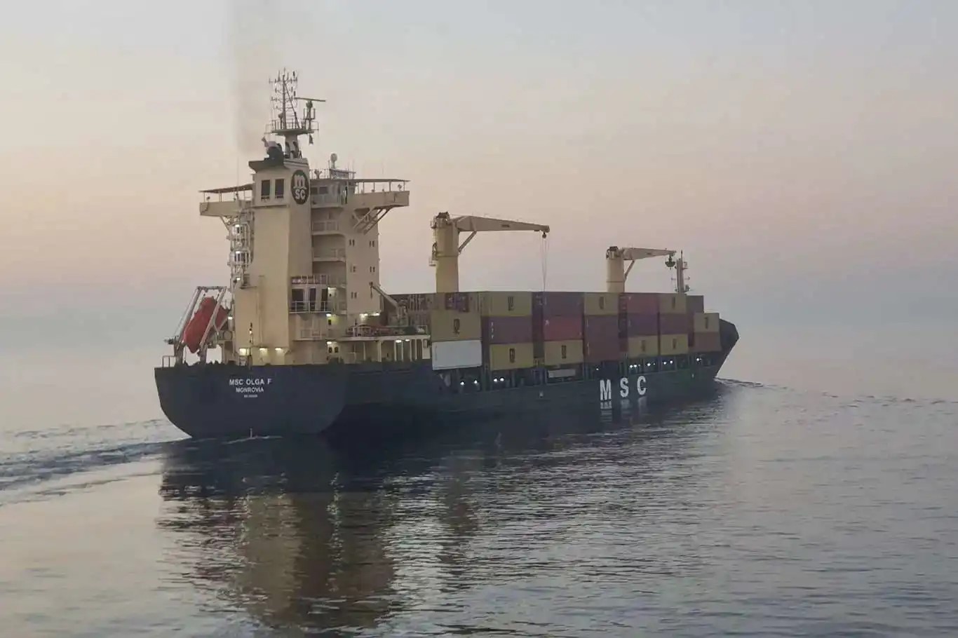 Çanakkale Boğazı’nda fırtına nedeniyle transit gemi trafiği durduruldu