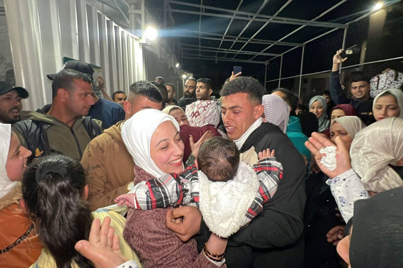 Refah Kapısı'ndan giriş yapan 11'inci kafile Han Yunus'a ulaştı