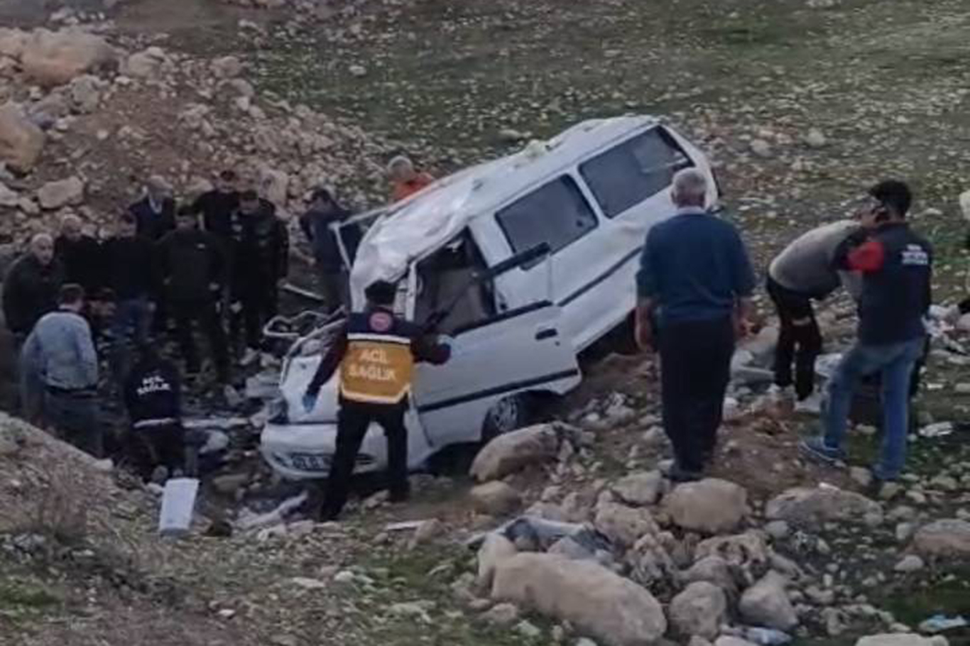 Batman'da otomobil uçuruma yuvarlandı: 1 ölü