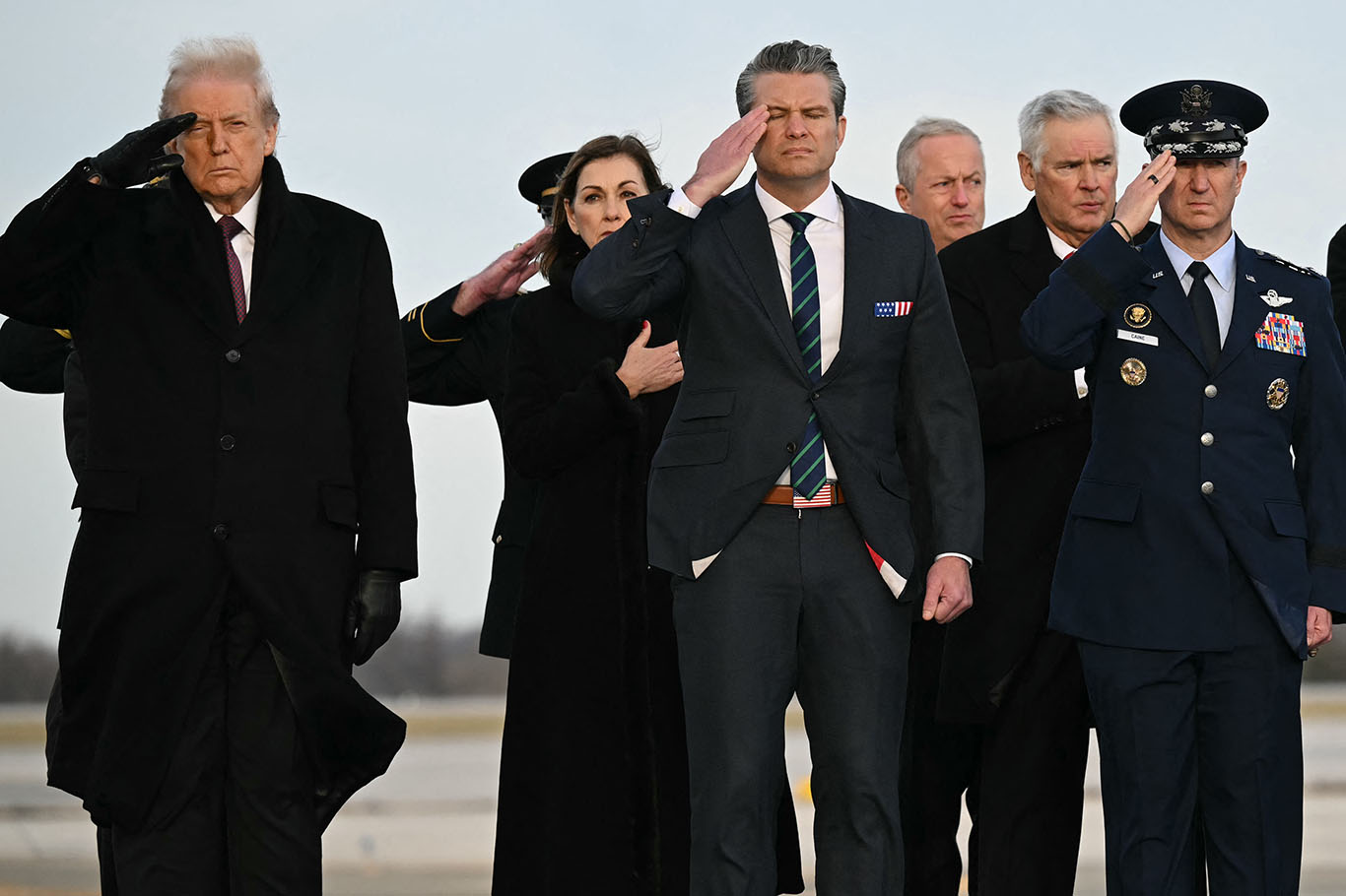 Pentagon'da İran endişesi: Trump geri adım iddialarını reddediyor