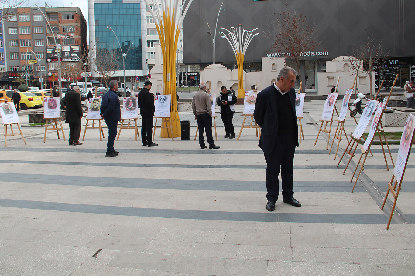 Batman'da İslam şehitleri resim sergisi açıldı