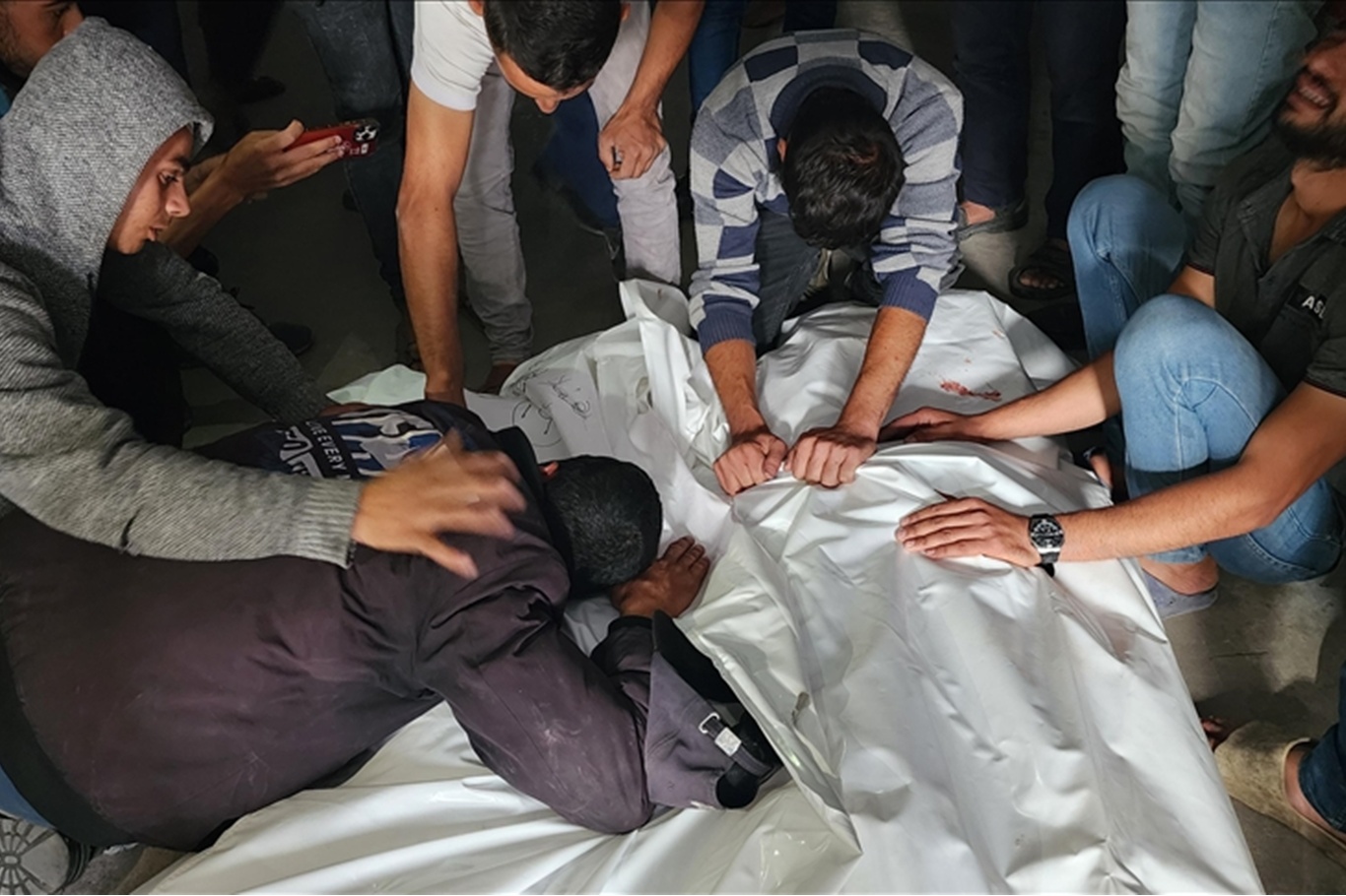 Gazze Şeridi'nde işgalin yaraladığı bir adam şehit oldu