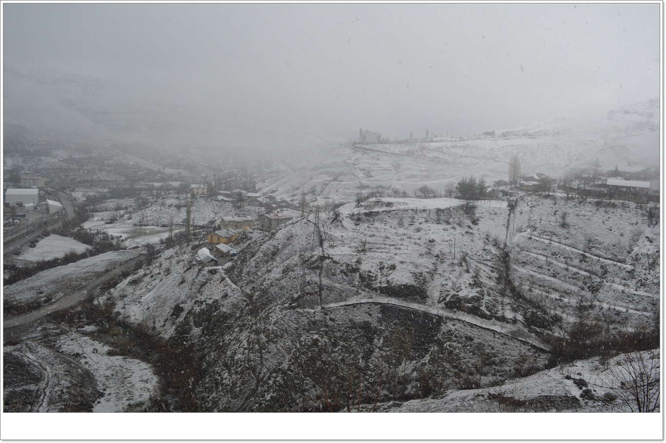 Pervari’de kar nedeniyle bazı köy yolları ulaşıma kapandı