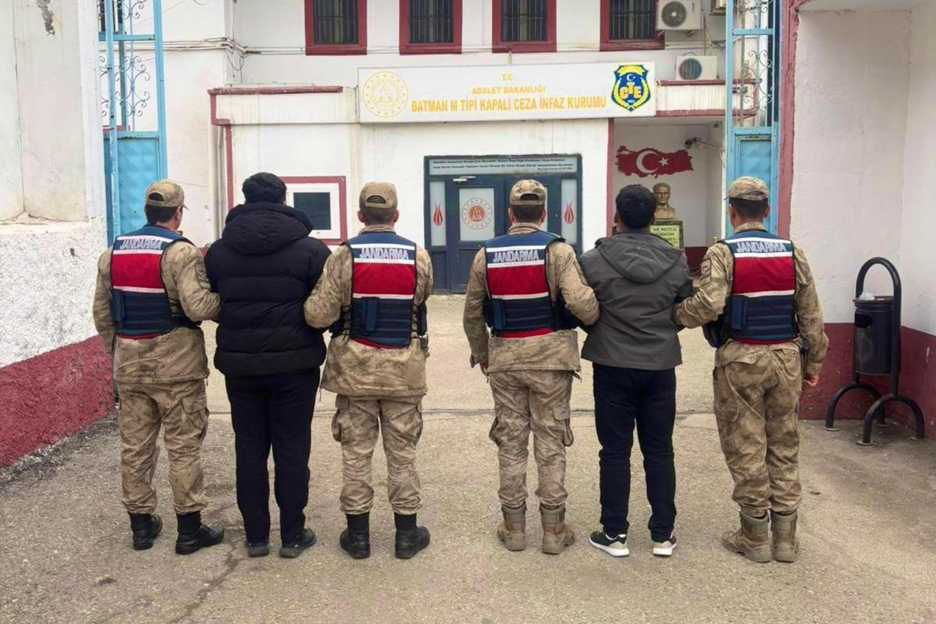 Batman'da 33 hükümlü yakalandı