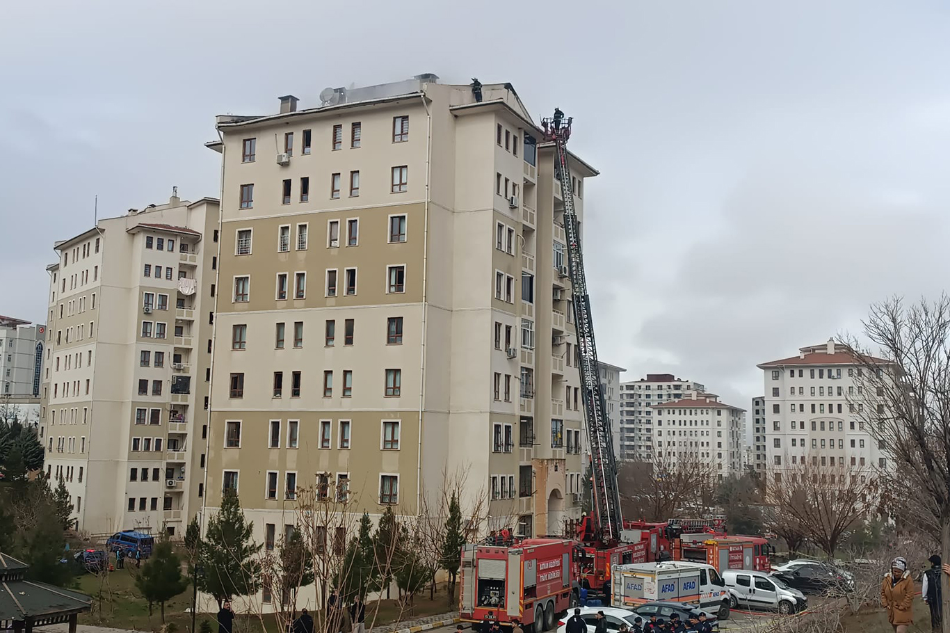 Batman'da yangın kontrol altına alındı: 20'den fazla kişi dumandan etkilendi