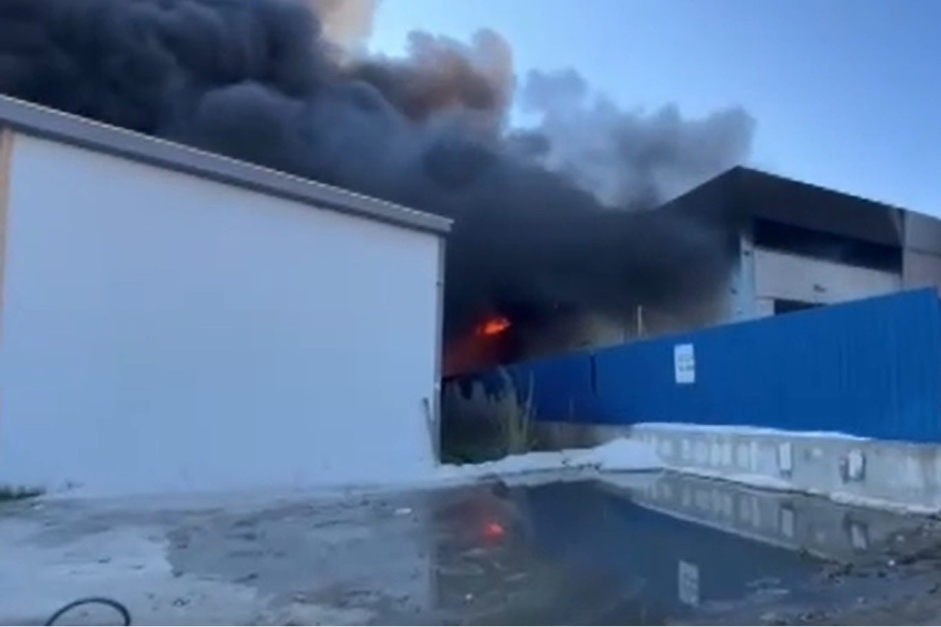 İzmir'de fabrika yangını