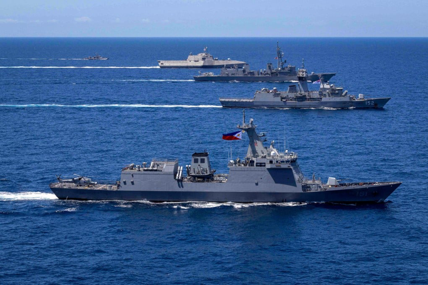 Filipinler, Japonya ve ABD'den Bashi Kanalı'nda tatbikat