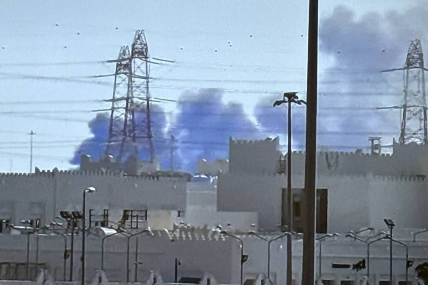 İran, Katar'daki ABD'ye ait erken uyarı radarını imha etti