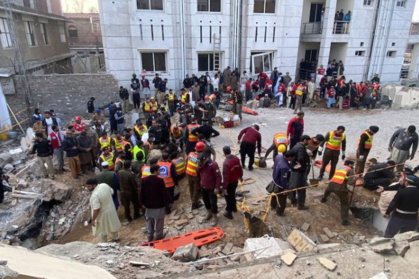 Pakistan'da bombalı saldırı: 2 ölü, 31 yaralı
