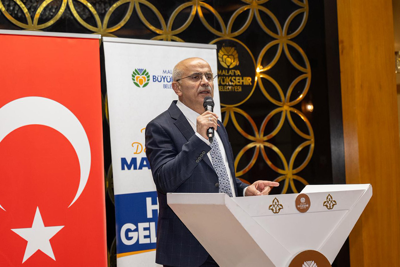 Başkan Er: Altyapıdan ulaşıma, çevre projelerinden sanayi yatırımlarına kadar birçok alanda önemli çalışmalar yürütüyoruz