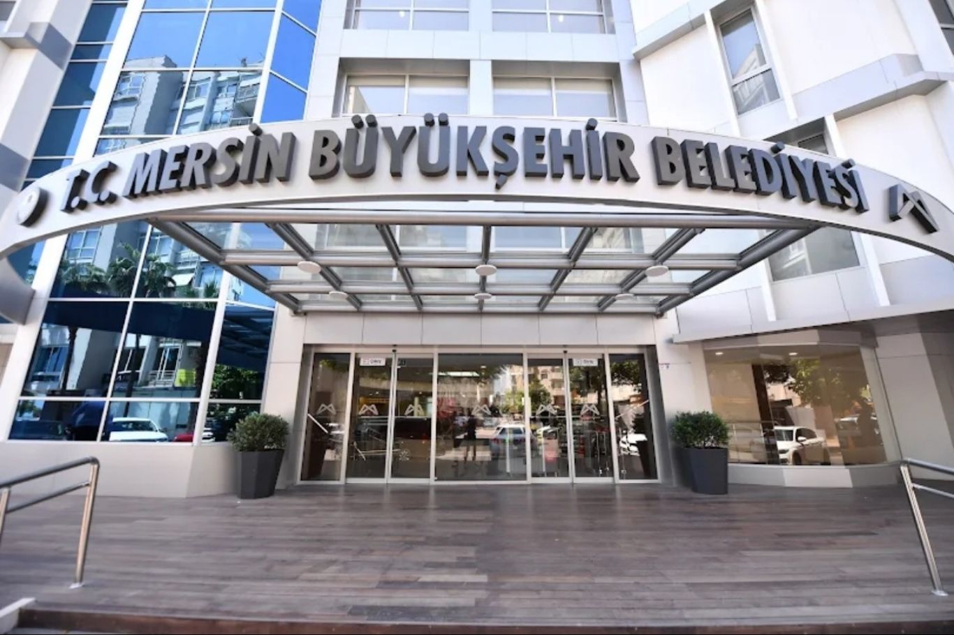 CHP'li Mersin Büyükşehir Belediyesi aşevinde skandal: Dağıtılan kavurmada at ve eşek eti çıktı
