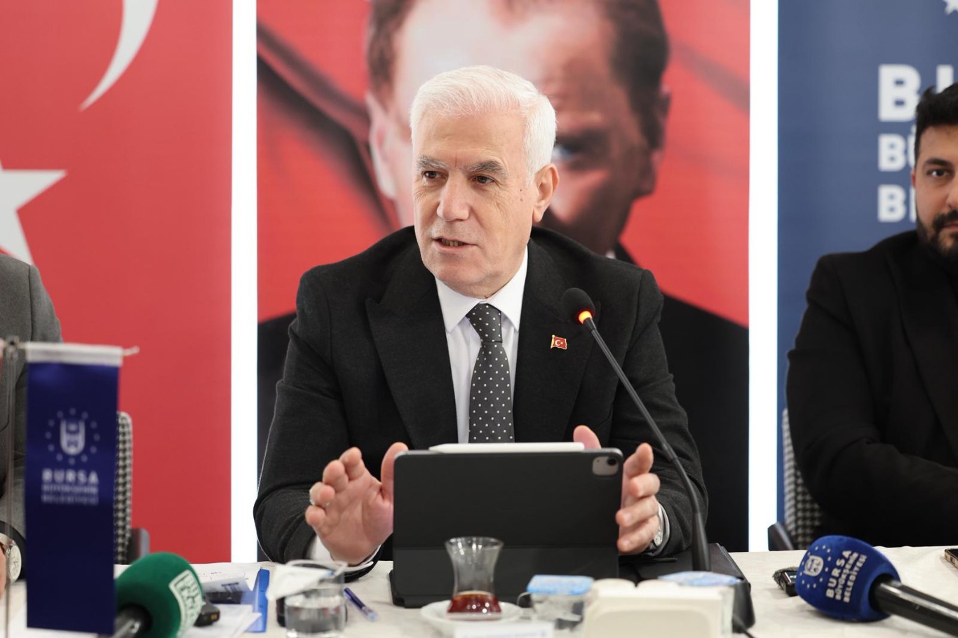 Bursa Büyükşehir Belediye Başkanı Bozbey gözaltına alındı