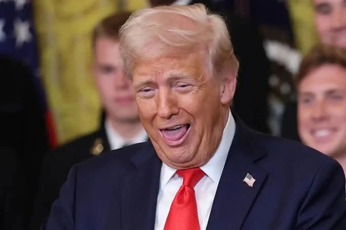 WSJ: Trump, Hürmüz Boğazı kapalı kalsa da İran operasyonunu bitirmeye hazır