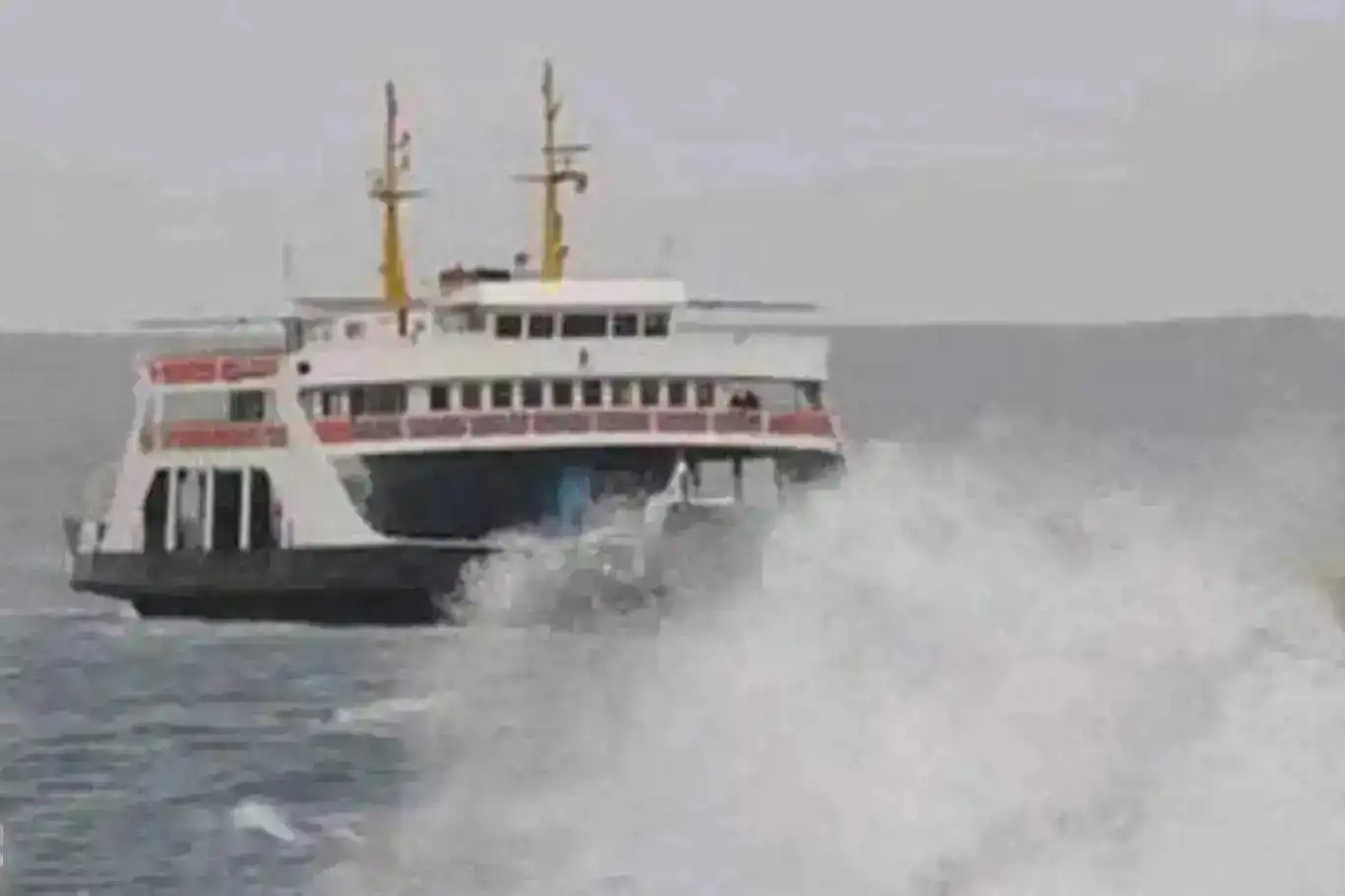 Fırtına nedeniyle Gökçeada ve Bozcaada seferleri iptal edildi