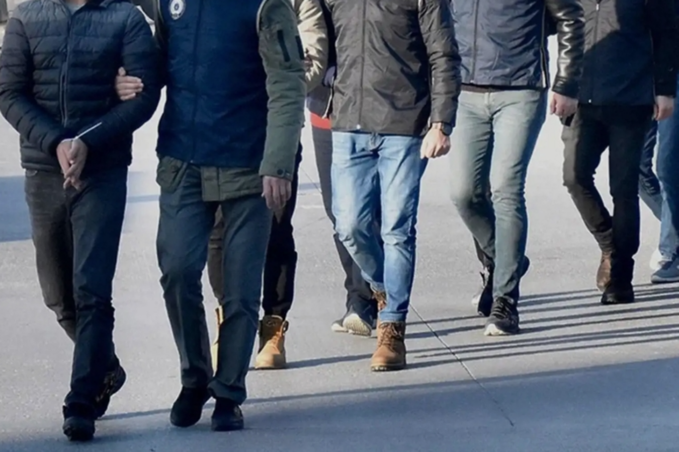 İzmir merkezli DAİŞ operasyonunda 9 gözaltı