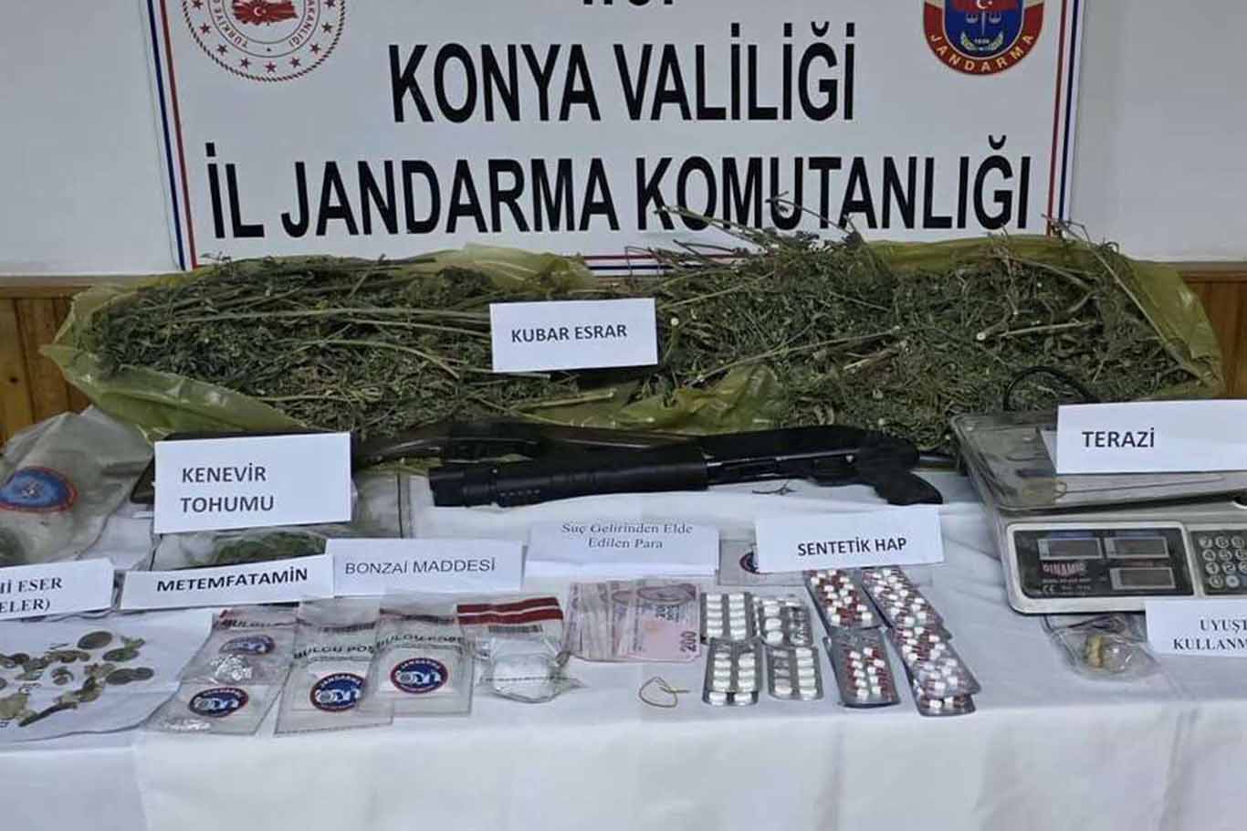 Konya'da uyuşturucu operasyonu: 12 tutuklama
