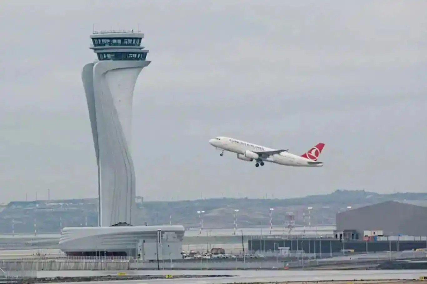 İstanbul Havalimanı, günlük 1436 uçuşla Avrupa’nın en yoğun havalimanı oldu