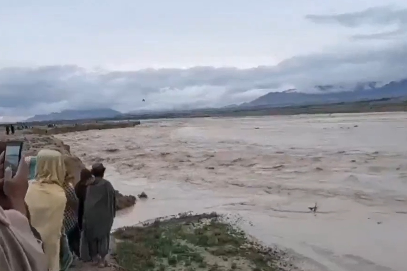 Afganistan'da sel: Yaklaşık 100 ölü