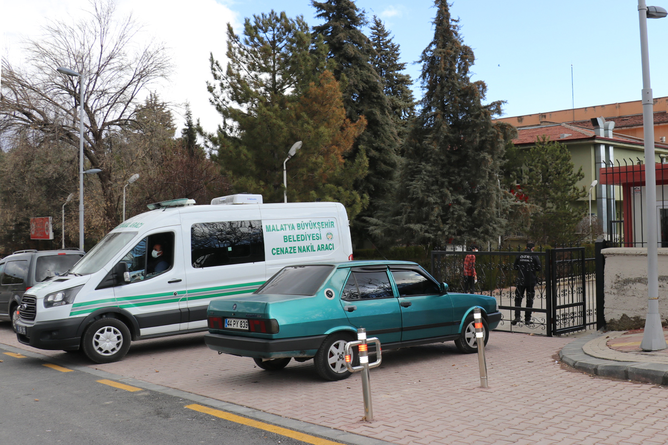 Malatya'da otomobil şarampole yuvarlandı: 1 ölü 