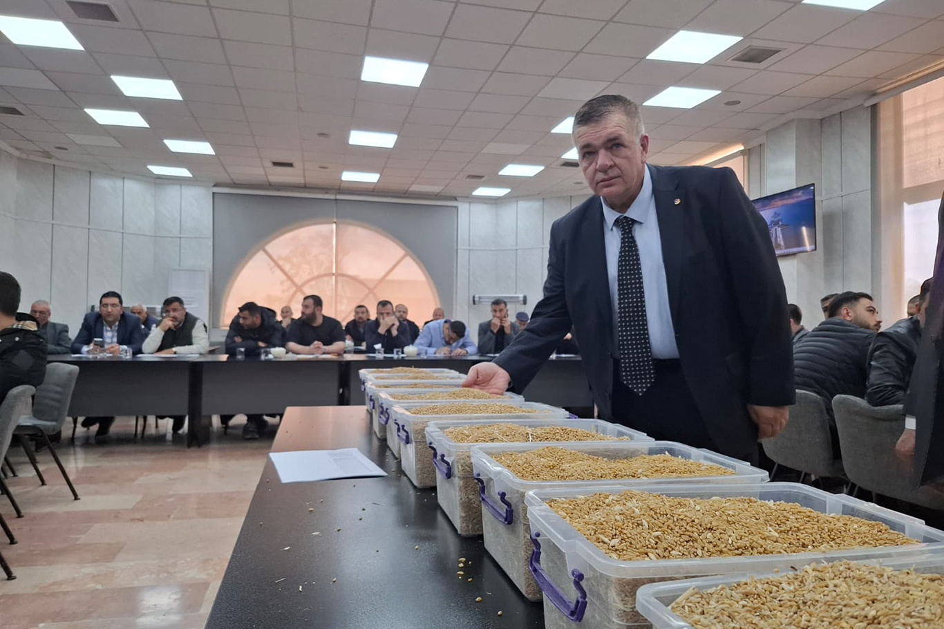 Gaziantep'te 8 bin tondan fazla buğday ihale usulüyle satıldı