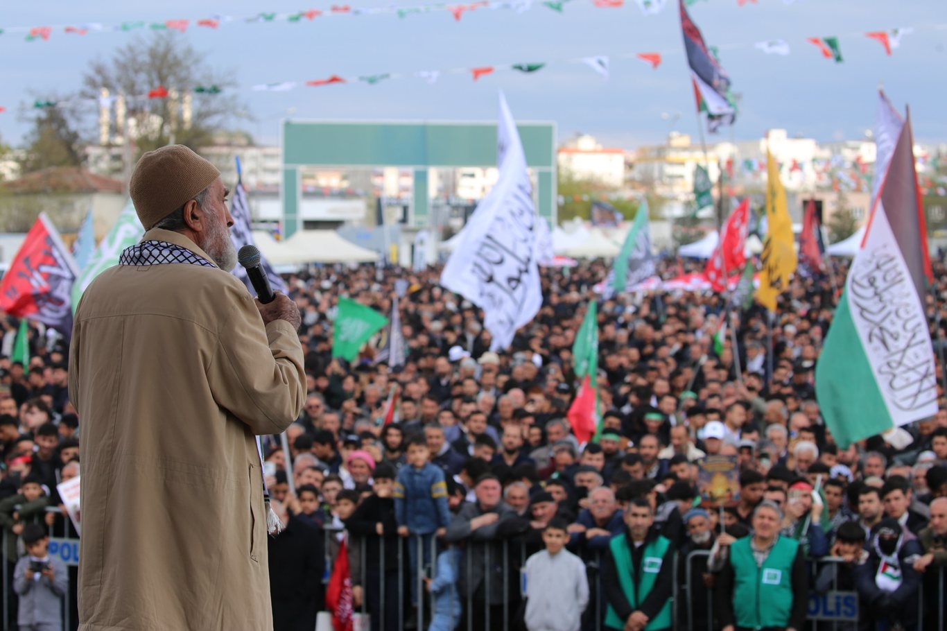 Göktaş Hoca: Peygamber'in sünneti olmadan hiçbir yere varamayız
