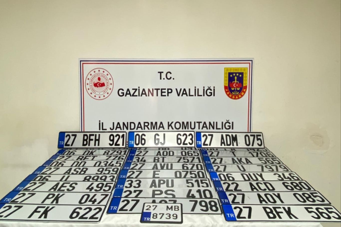Gaziantep'te sahte plaka operasyonu: 2 gözaltı