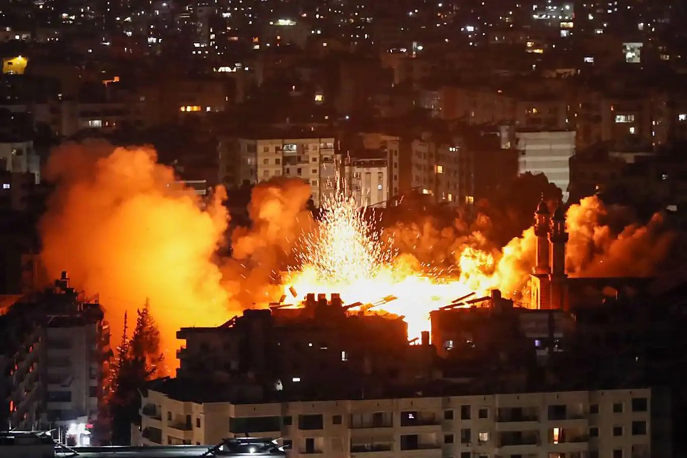 Gece boyu süren bombardıman: 11 şehit