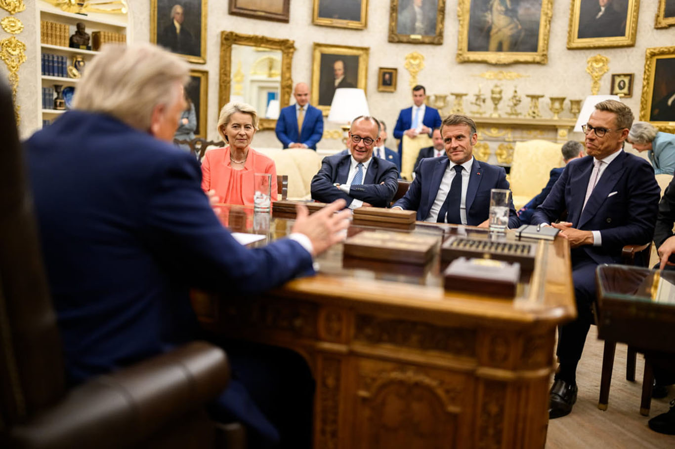 Politico: Dünya, Amerikan hegemonyasının sona erdiği bir döneme doğru ilerliyor