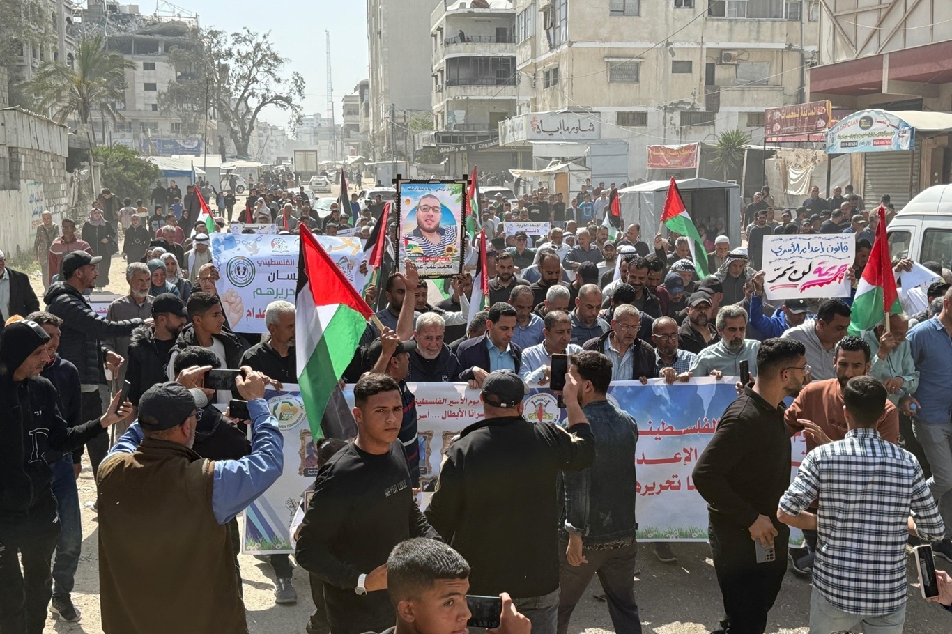 Gazze'de Esir Günü dolayısıyla kitlesel gösteriler düzenlendi
