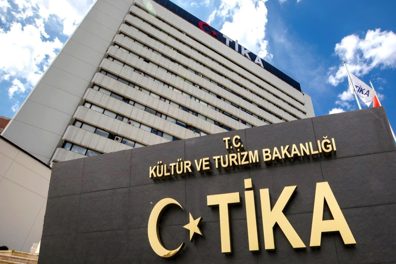 “TİKA’dan Beyrut’ta insani yardım”