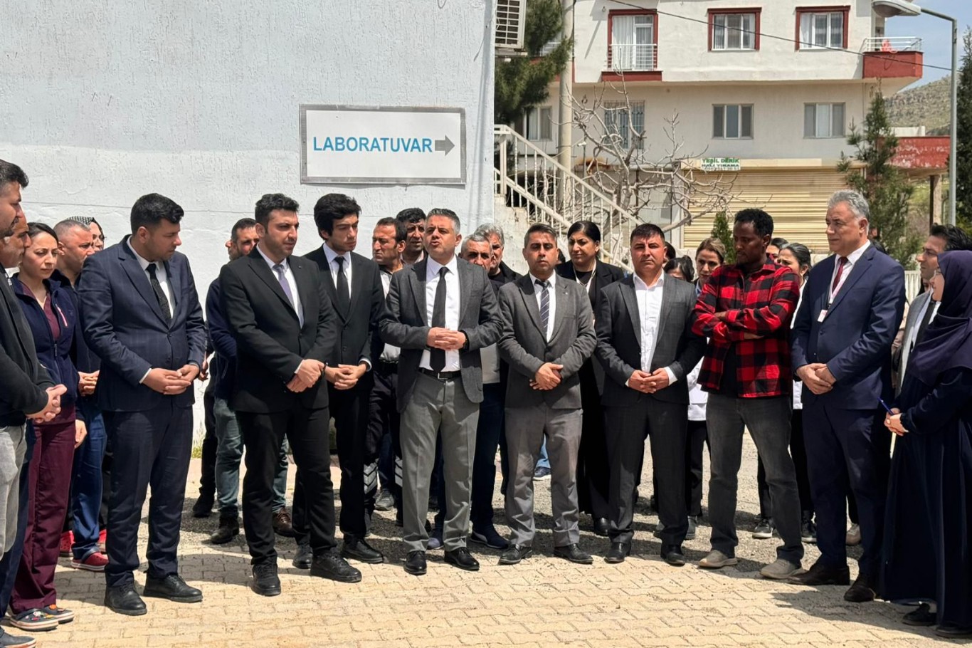Mardin İl Sağlık Müdürlüğünden darp edilen başhekime ziyaret 
