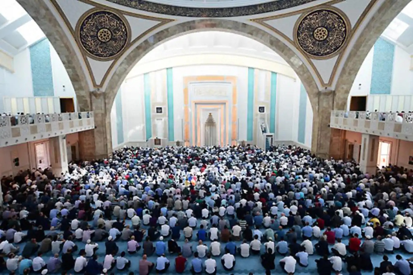 Cuma hutbesi: Birbirimize kenetlenelim, sorumluluklarımızı idrak edelim