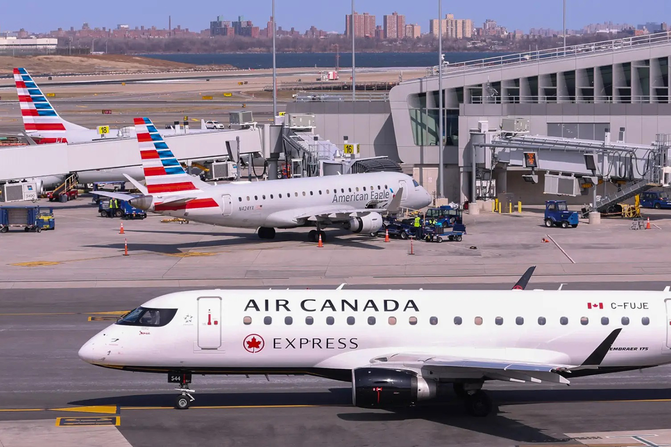 Yakıt maliyetlerindeki artış nedeniyle Air Canada 6 hattını uçuşa kapattı