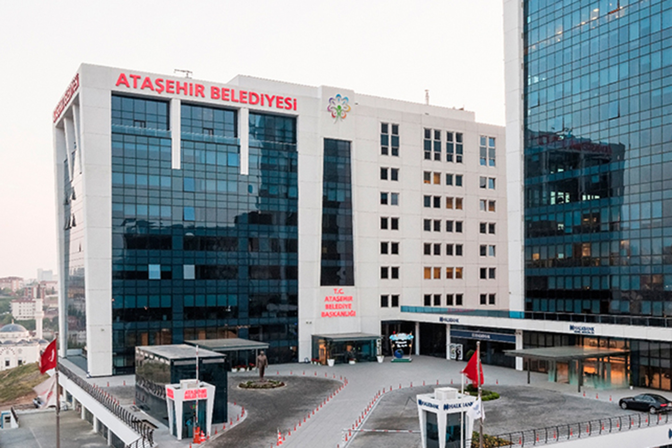 CHP'li Ataşehir Belediyesi soruşturmasında 19 kişi tutuklandı