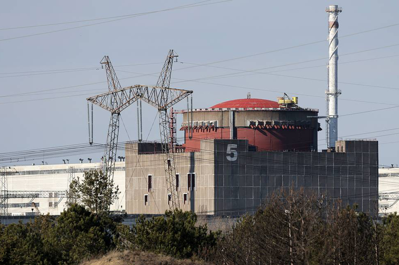 Ukrayna, Zaporojye NGS’yi vurdu: Santralin bir çalışanı öldü