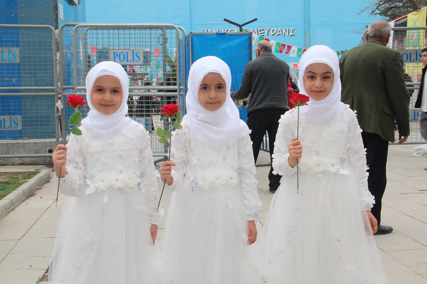 Van’da Mevlid-i Nebi etkinliğine katılan çocuklar: Peygamberimizi her şeyden daha çok seviyoruz