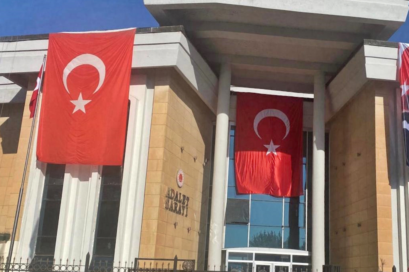 Şırnak’ta ele geçirilen altın ve döviz olayında 4 tutuklama