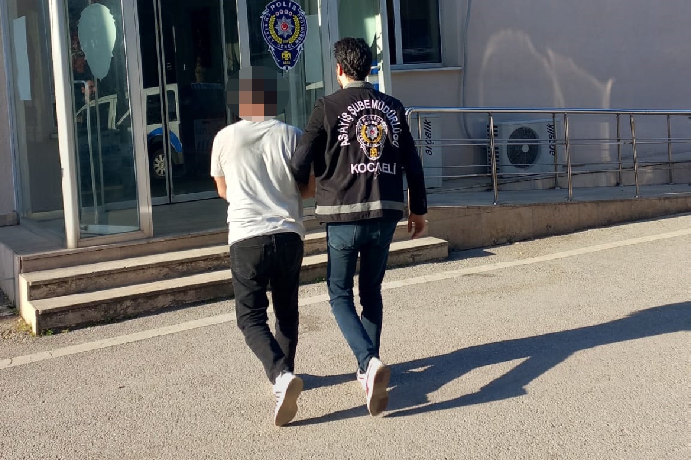 Kocaeli'de 13 yıl hapis cezası bulunan hükümlü yakalandı