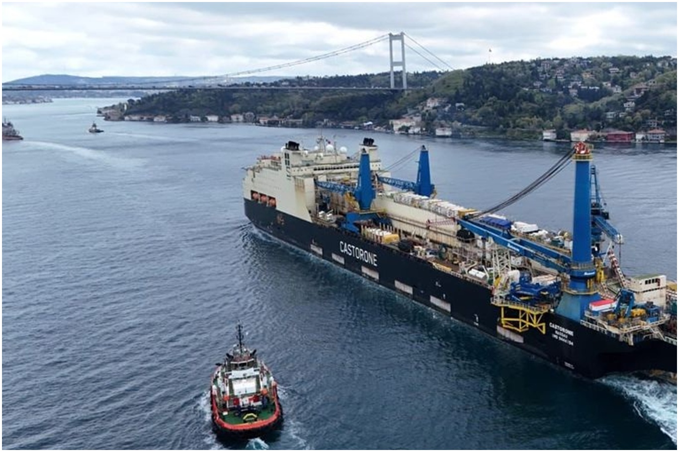 İstanbul Boğazı’nda gemi trafiği çift yönlü askıya alındı